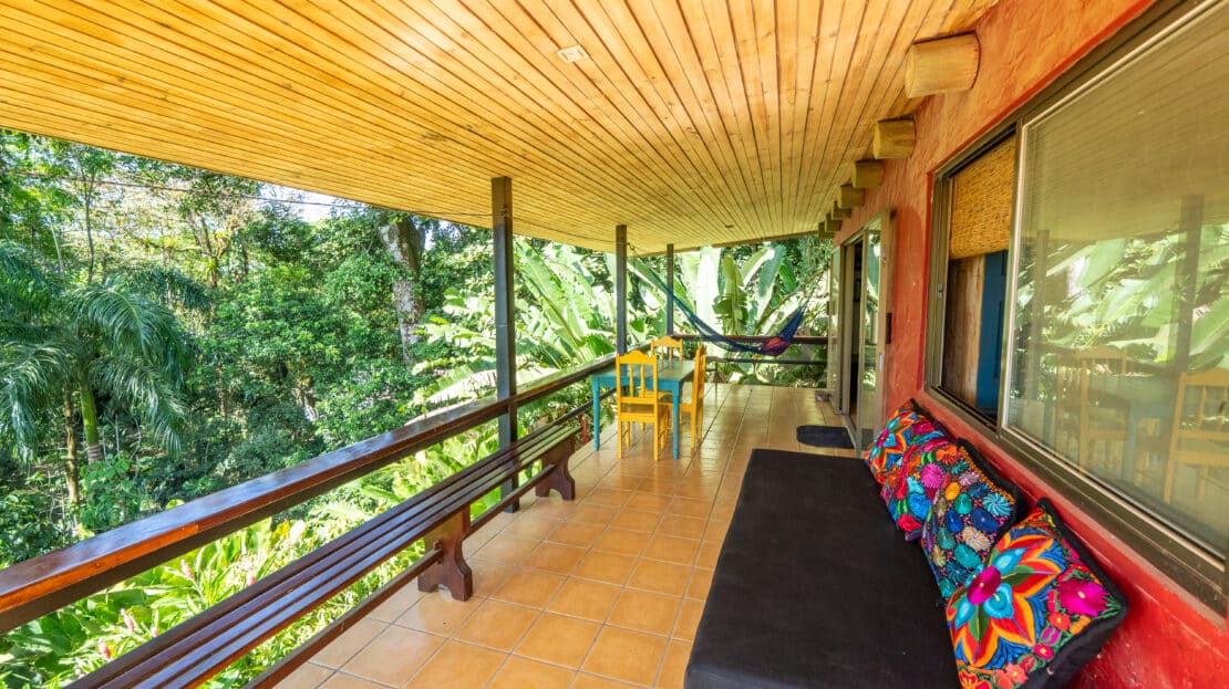 Titled 3/4 acres with 3 casitas on Isla Colon